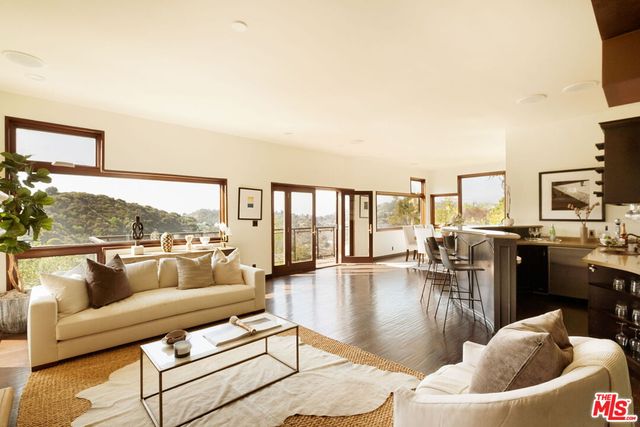 2125 Kew Dr, Los Angeles, CA 90046