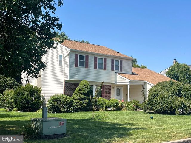 875 Laurel Ln, Harleysville, PA 19438