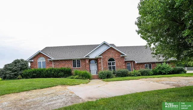 1107 Road P, York, NE 68467