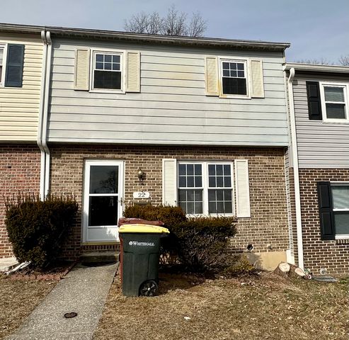 22 Madison Ln, Whitehall, PA 18052