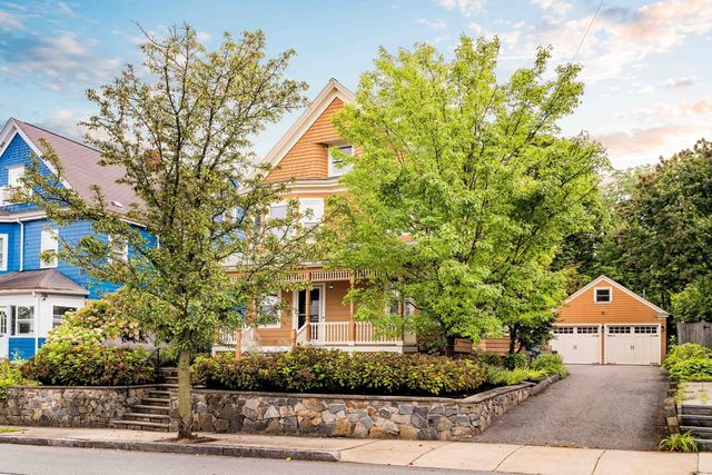 52 Hillsdale Rd, Medford, MA 02155