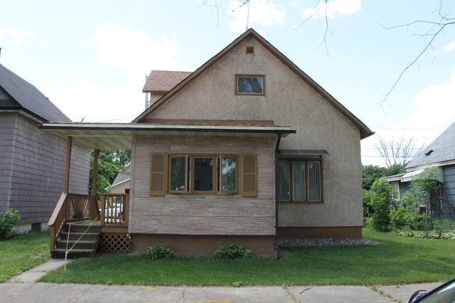 1520 9th St S, Virginia, MN 55792