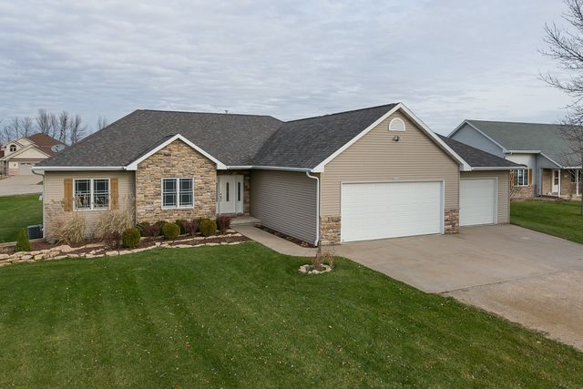 W6724 Charleen Ln, Greenville, WI 54942