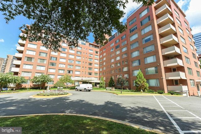 1111 Arlington Blvd #902, Arlington, VA 22209