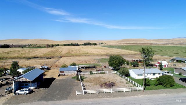5656 Hillview Rd, Emmett, ID 83617