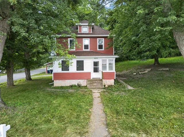 6021 Whitings Corners Rd, Newark, NY 14513
