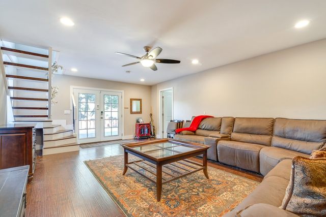 1000 Monterey Rd #ID1307221P, Morgan Hill, CA 95037