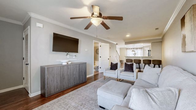 142 Cobblestone Place Dr, Goodlettsville, TN 37072