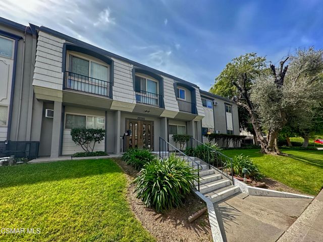 22050 Calvert St #6, Woodland Hills, CA 91367