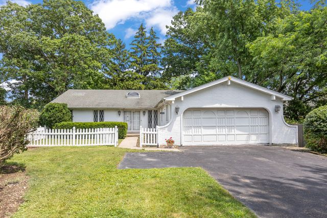 1046 Illinois Rd, Wilmette, IL 60091