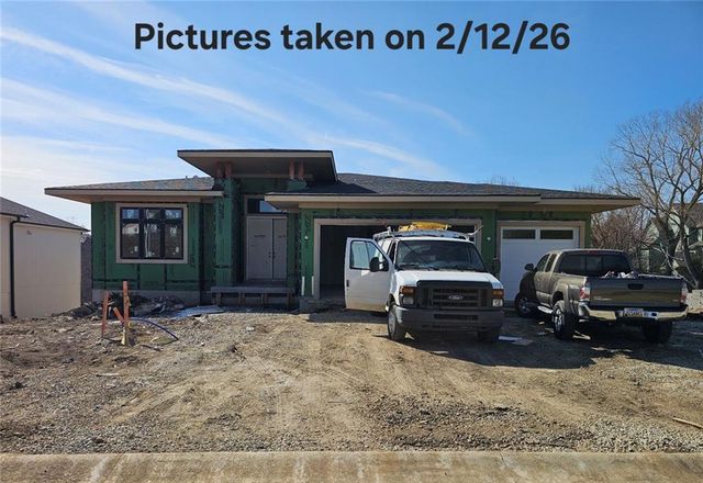 23955 W  113th Ter, Olathe, KS 66061