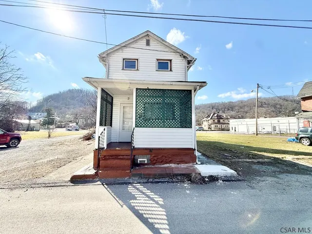 736 Kennedy Ave, Johnstown, PA 15901