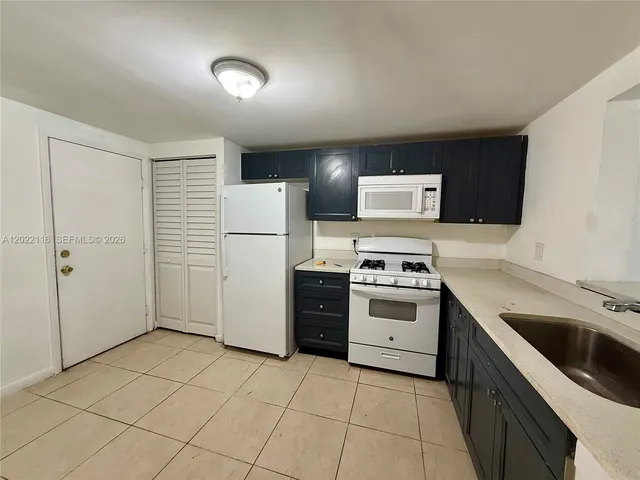 18101 NW 68th Ave #B102, Hialeah, FL 33015