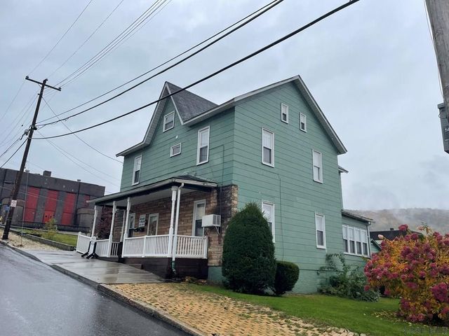 218 Grant St, South Fork, PA 15956