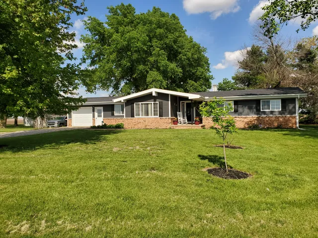 22403 N  County Road 3300 E, Manito, IL 61546