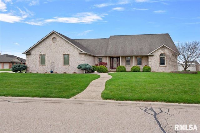 1401 Horse Creek Trl, Pawnee, IL 62558