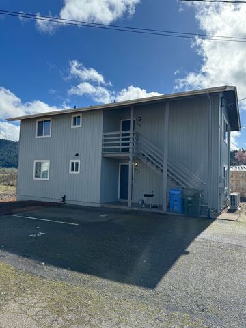 924 S  Comstock Rd #924, Sutherlin, OR 97479