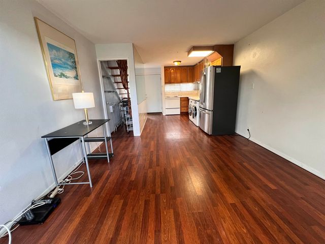 3676 Lower Honoapiilani Rd #D301, Lahaina, HI 96761