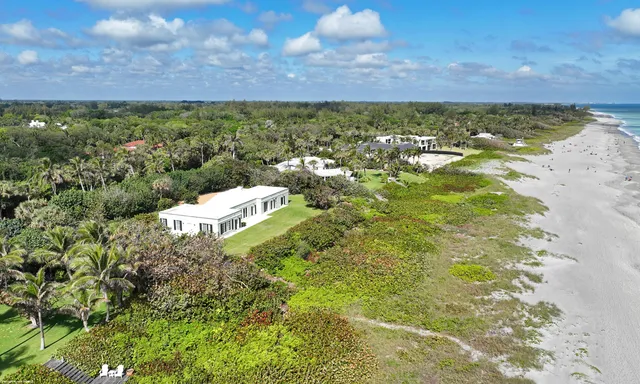 15 S Beach Road, Hobe Sound, FL 33455