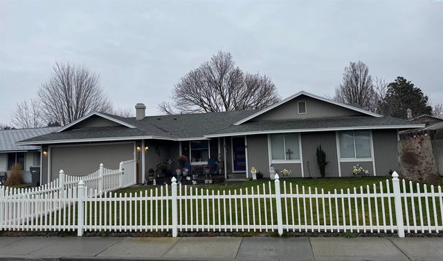 426 N  Louisiana St, Kennewick, WA 99336