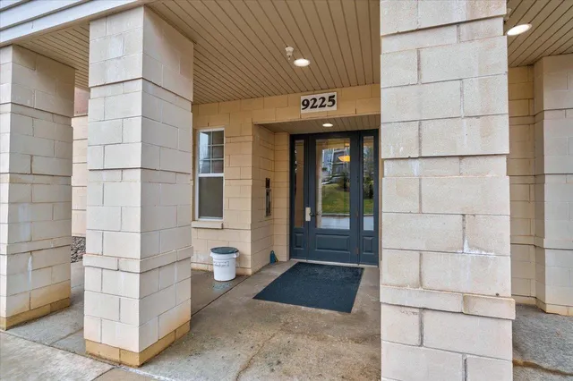 9225 Crosswinds Lane #304, Madison, WI 53593