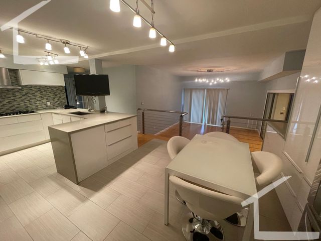 59 Broadlawn Park #2, Chestnut Hill, MA 02467