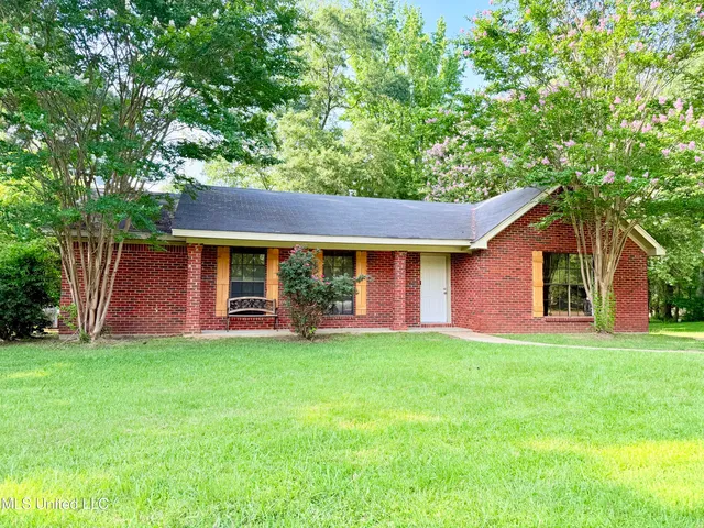 270 Pebble Creek Rd, Grenada, MS 38901