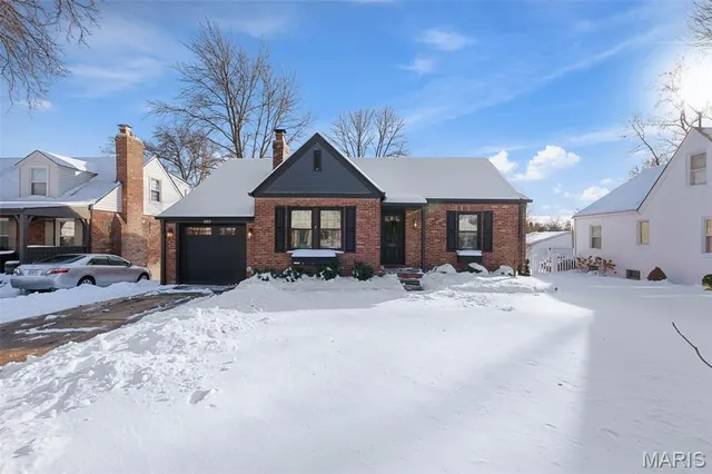1012 Nolan Dr, Saint Louis, MO 63122