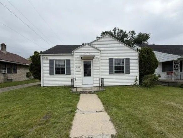 2702 Prast Blvd, South Bend, IN 46628