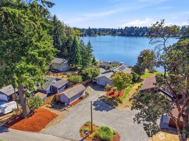 5727 Henslin Drive SE, Olympia, WA 98513