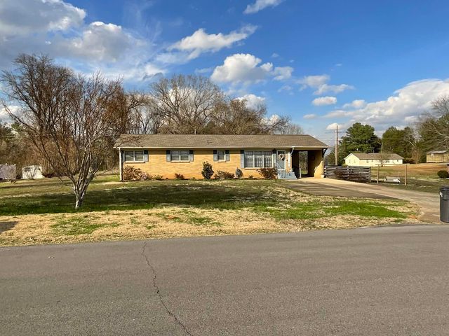 161 1st St, Russellville, AL 35653