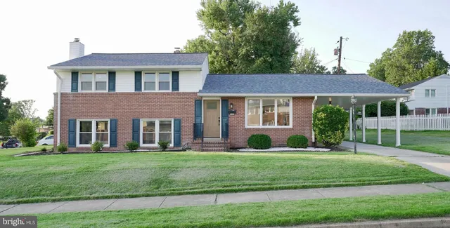 1900 Lismore Ln, Baltimore, MD 21228