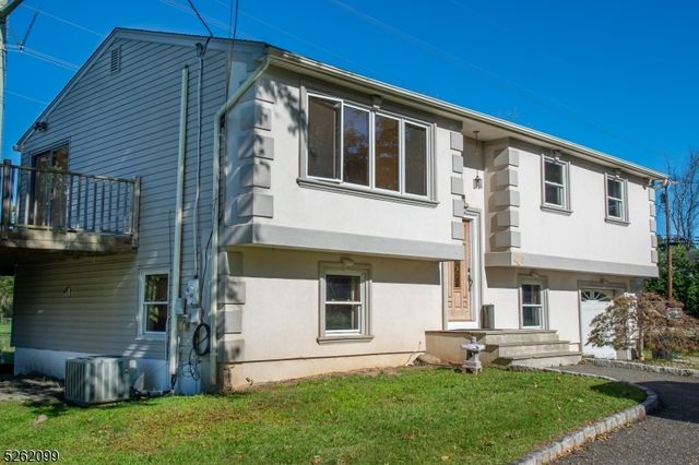 156 Overlook Ave, East Hanover, NJ 07936