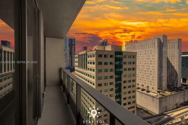 121 NE 5th St #1706, Miami, FL 33132
