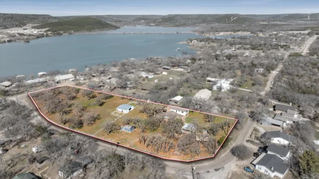 393 Kennon Cir, Palo Pinto, TX 76484