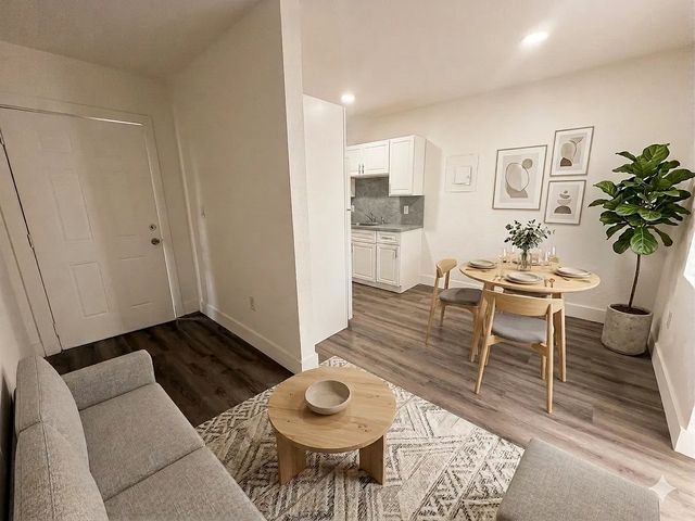 927 NW 69th St #2, Miami, FL 33150