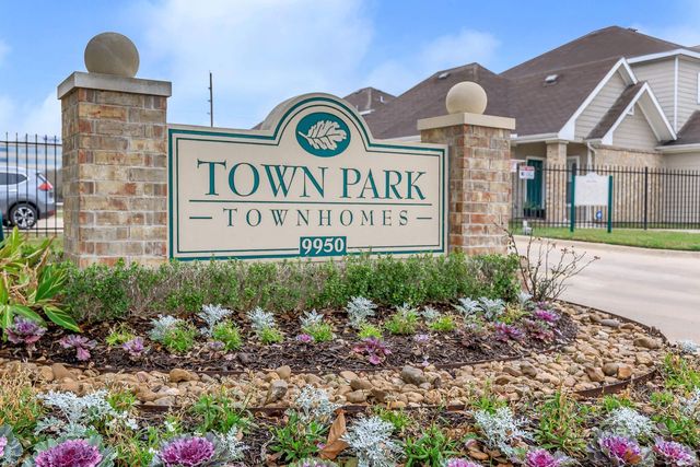 9950 Town Park Dr #TP-0704, Houston, TX 77036