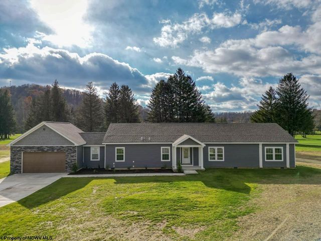 7718 Buckhannon Pike, Mount Clare, WV 26408