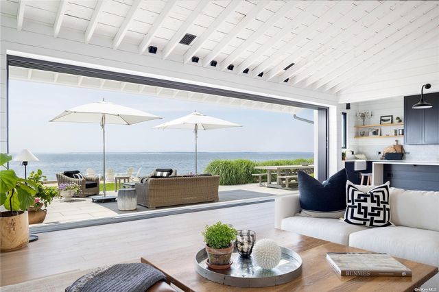 770 Old Salt Rd, Mattituck, NY 11952