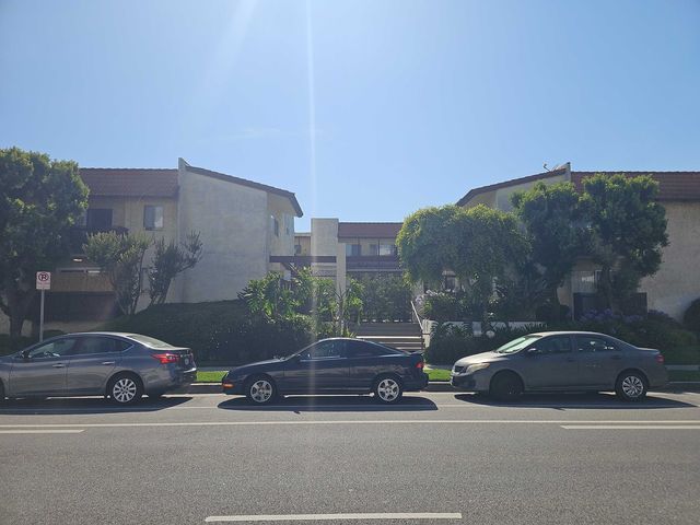 Address Not Disclosed, Sherman Oaks, CA 91423