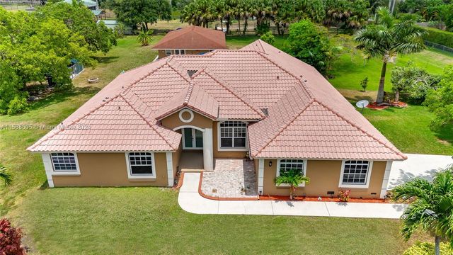 12851 Luray Rd, Southwest Ranches, FL 33330