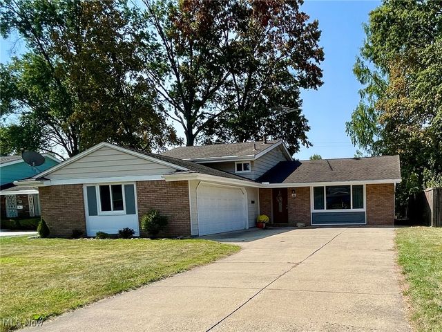 568 Georgetown Ave, Elyria, OH 44035