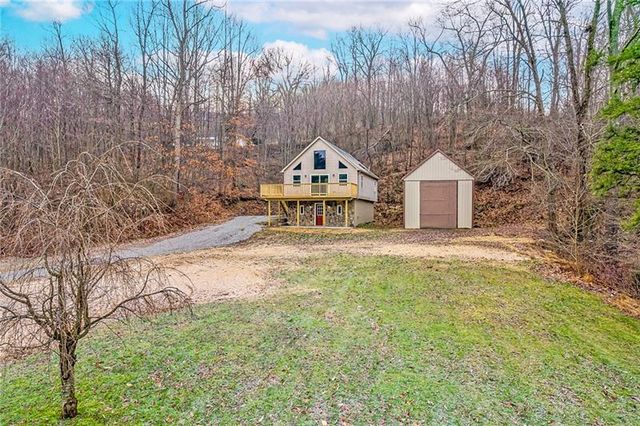 814 Breakneck Rd, Connellsville, PA 15425