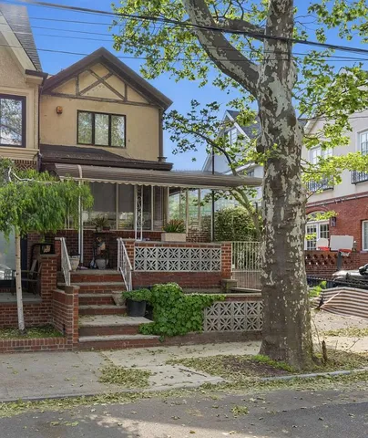 2024 E  1st St, Brooklyn, NY 11223