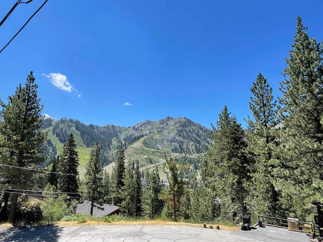 1880 Apache Ct, Olympic Valley, CA 96146