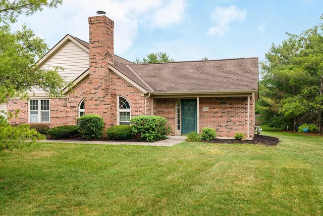 9427 Clermont Cir, Powell, OH 43065