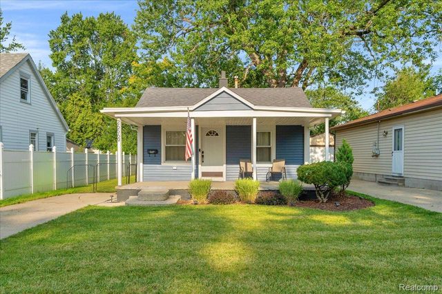26569 Hampden St, Madison Heights, MI 48071