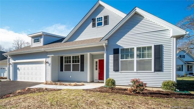 43 Whiting Farms Ln #43, Niantic, CT 06357
