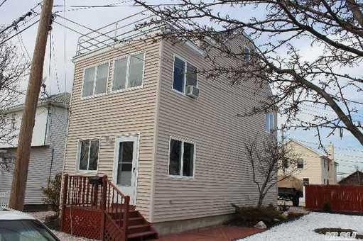 5 John St, East Rockaway, NY 11518