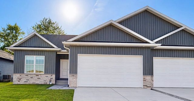 1707 Ambleside Dr, Springfield, IL 62711